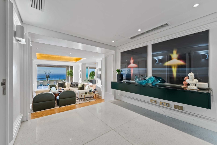 5 Bedroom Property for Sale in Clifton Western Cape
